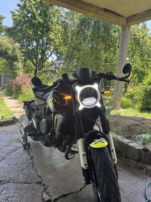 CFMOTO 700CL-X Sport