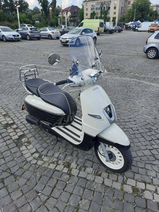 Peugeot Django 2019 4T Injecție 49 cm3 (similar Vespa)