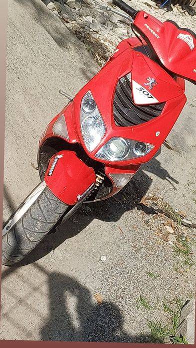 Vând scuter Peugeot
