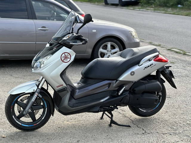 Yamaha X Max   Se poate conduce si cu categoria B