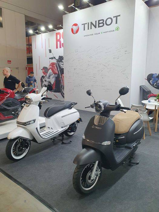 Scutere electrice "Premium", autonomie 240 km, 0 km, Tinbot GmbH