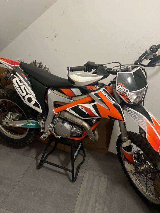 KTM 250 2T 2015 Model enduro cu doar 1157 km