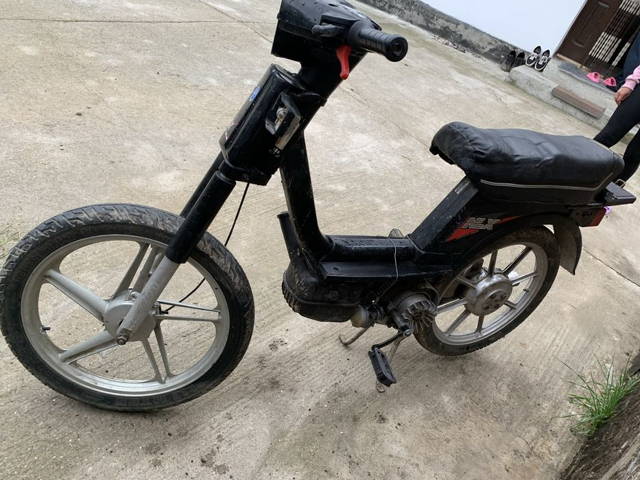 vand moped cu set de 80