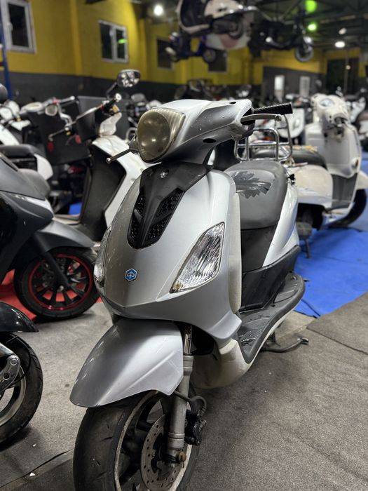 Derbi fly piaggio fara permis