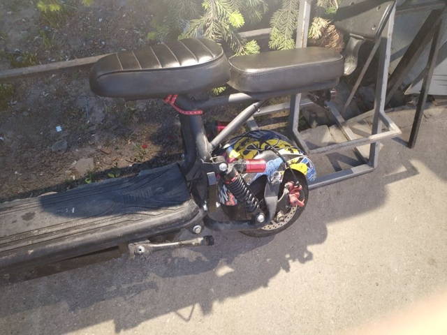 Vând motocicleta electrica pret 2600 de lei folosita 3 luni