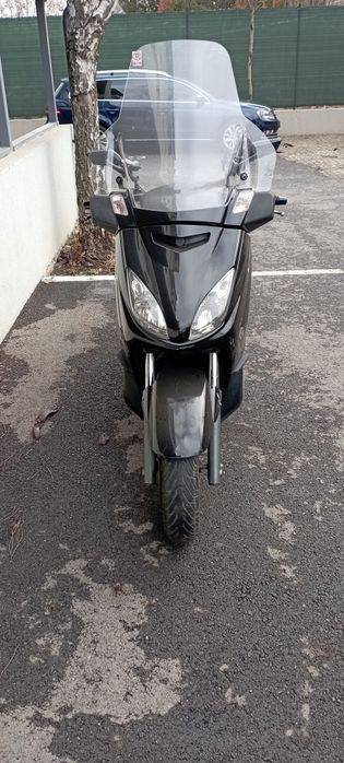 DE VANZARE scuter Yamaha xmax 250i