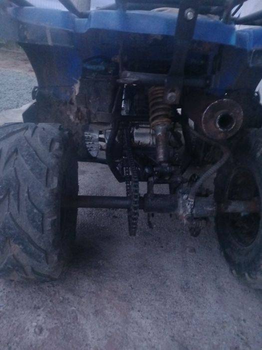 vând atv 107 cm³