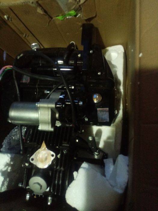 Motor 3+1, semiautomat pornire electric și pedala.