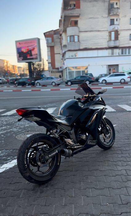 Kawasaki ninja 300 ABS.  Legal A2