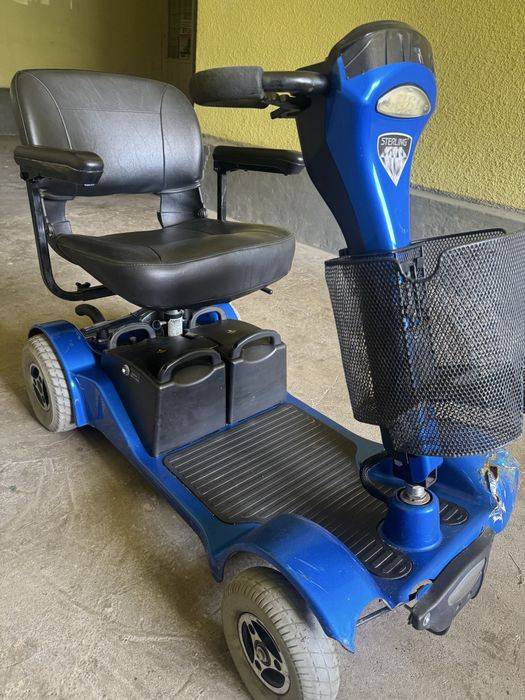 Scuter/caricior electric, pentru varstnice/dizabilitati.