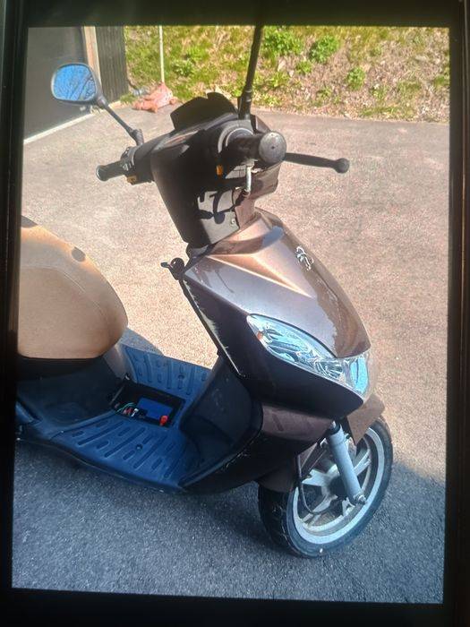 Scuter Peugeot kisbee 50cmc