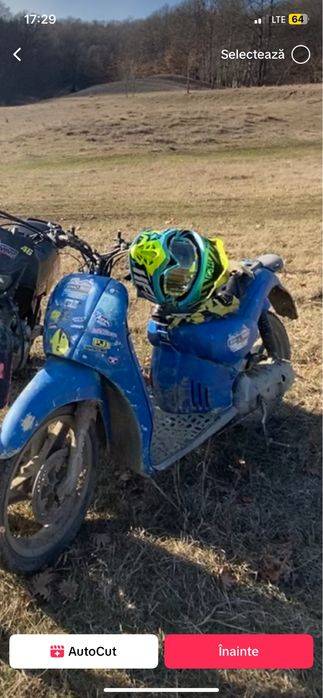 Vand scuter aprilia scarabeo 100cc 2t pret 1000lei neg.