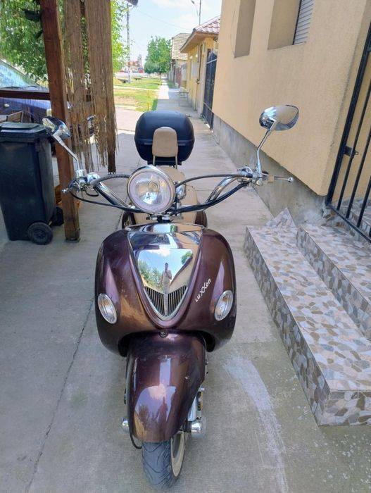 Vând scuter Cruiser în stare foarte bună!