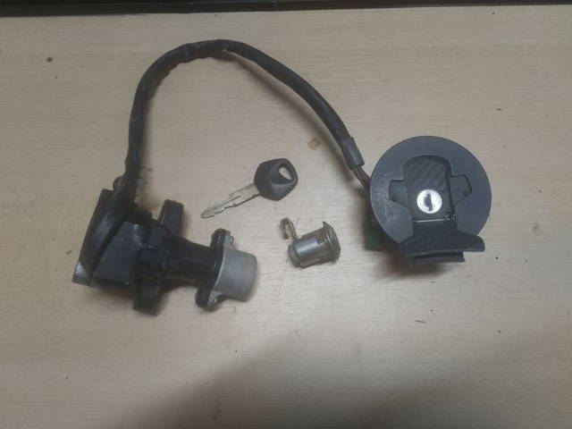 Contact + cheie pentru Suzuki Gsxr 600 model 2001-2003