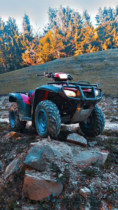 Vând atv honda de 550