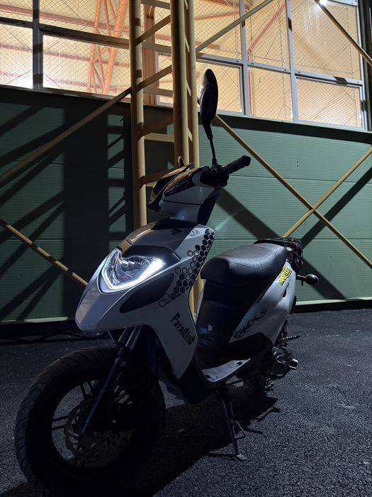 Vand scuter de 49cc