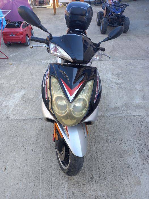 Vând scuter 49cc înmatriculat