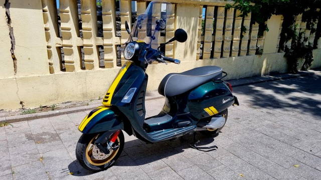 Vespa GTS Racing Sixties editie speciala