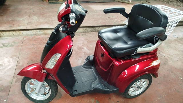 Vand scutere electrice