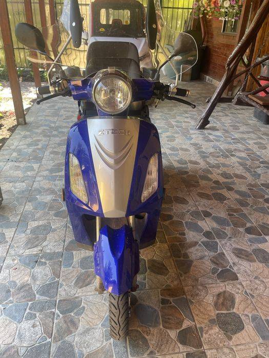Vand triciclu electric, de 2 persoane.