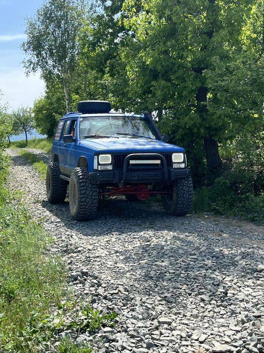 Se vinde una bucata jeep cherokee xj 1991 4.0 HO