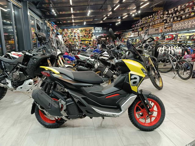 Aprilia SR GT 125 Sport-se conduce cu B-stoc EST BIKE Campina
