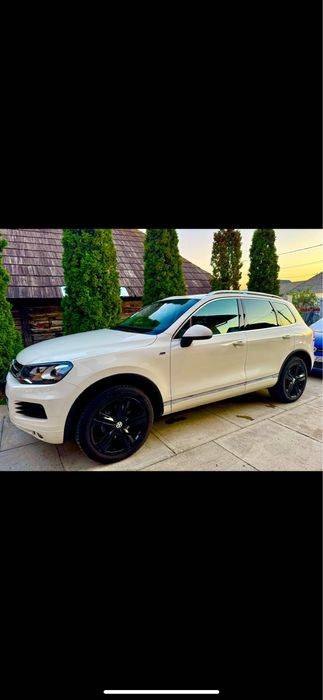 Vw Touareg R-line 3.0 V6 cu perne aer în stare excelentă . Negociabil