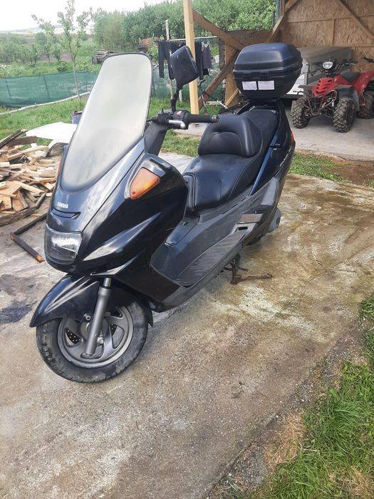 Scuter Yamaha de 250cm3