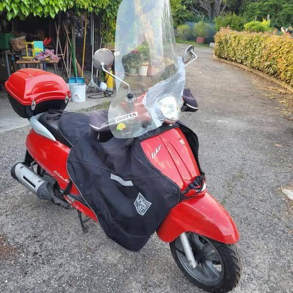 Vând scuter 125 cc 4 t kymco like