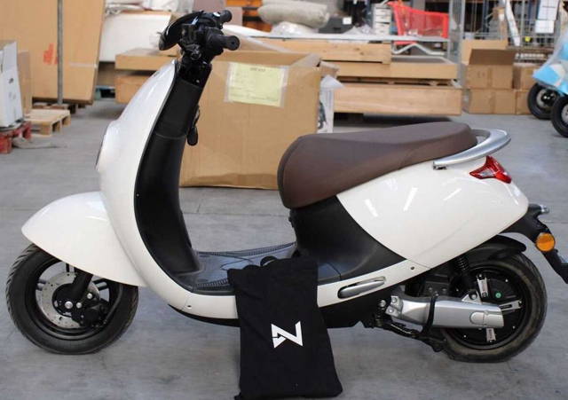 Scooter Lvneng / Niu / Super Coco nou