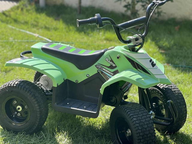 ATV RAZOR aproape nou