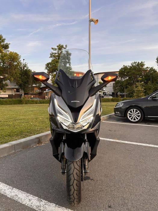 Honda Forza 350 - Impecabil