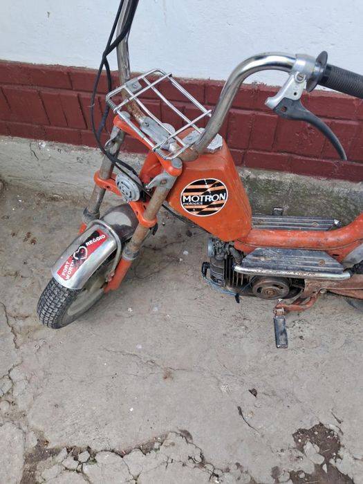 Moped-Motron ani 70-80'