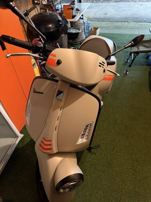 Vespa 300 GTV 1000 Km