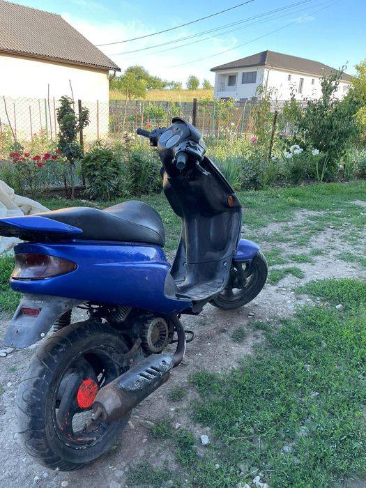 Vând scuter Peugeot buxy 2timpi defect