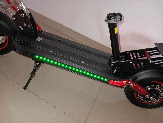 Trotineta electrica (scuter T16) cu șa