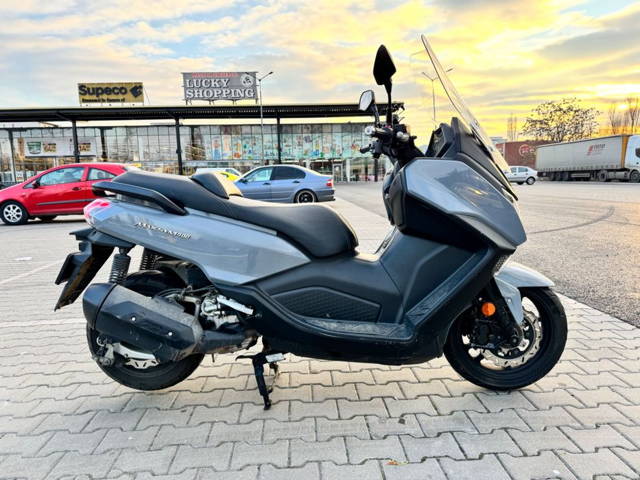 Scuter Sym Maxsym 400