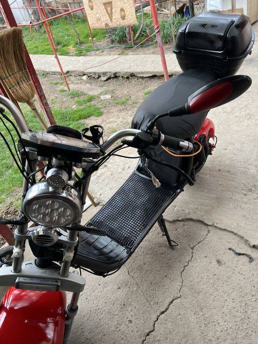 Vand scuter electric