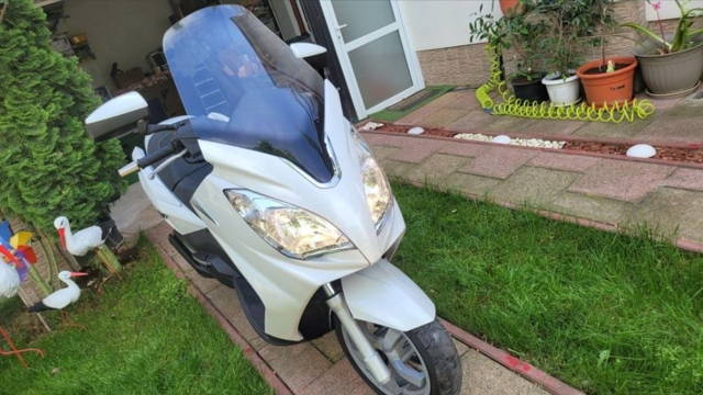 Scuter  125  cc abs