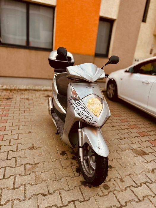 Scuter Honda 125 cmc