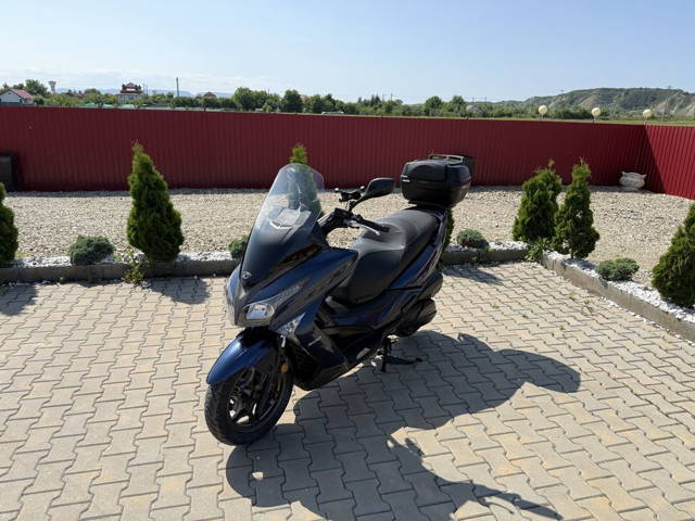 KYMCO X-TOWN 300 ABS KAWASAKI J300 maxiscuter categoria A2 km reali
