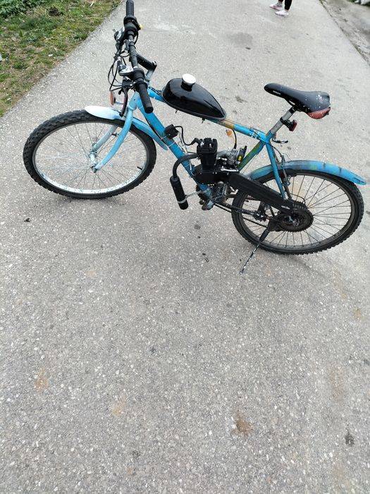 Vând bicicletă cu motor