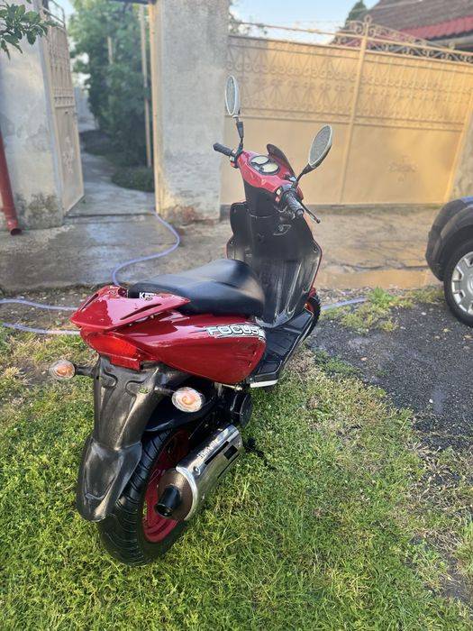 Scuter focus cu motor de yamaha