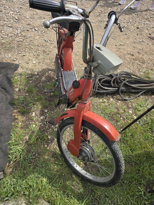 Vând moped 49cm piaggio