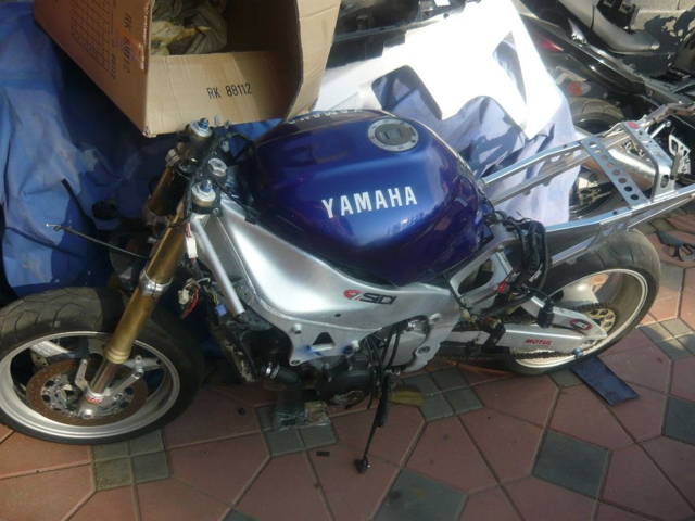 Yamaha R1 1998 1999 FARA motor carene faruri