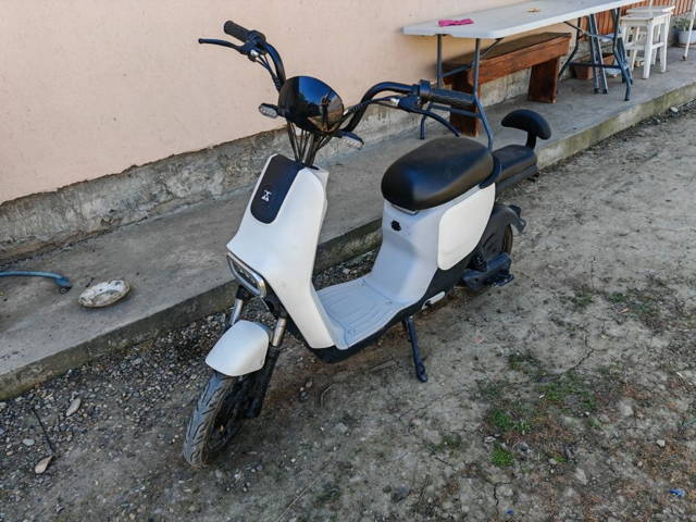 Vand scuter electric