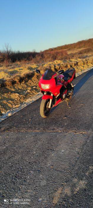 Vând motocicleta Honda cbr