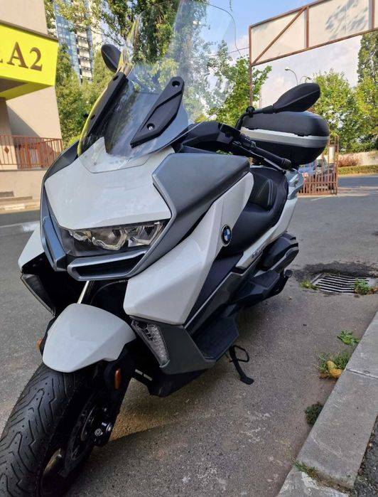 Vand Bmw C400GT, 2019, echipata cu Akrapovic, top case Givi V70