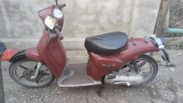 Scuter Aprilia 2000 negociabil