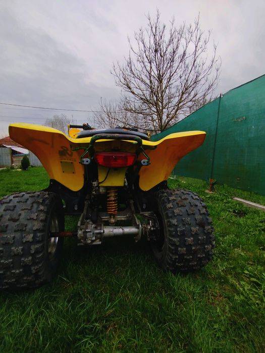 Vând sau schimb Suzuki ltz 250 defect